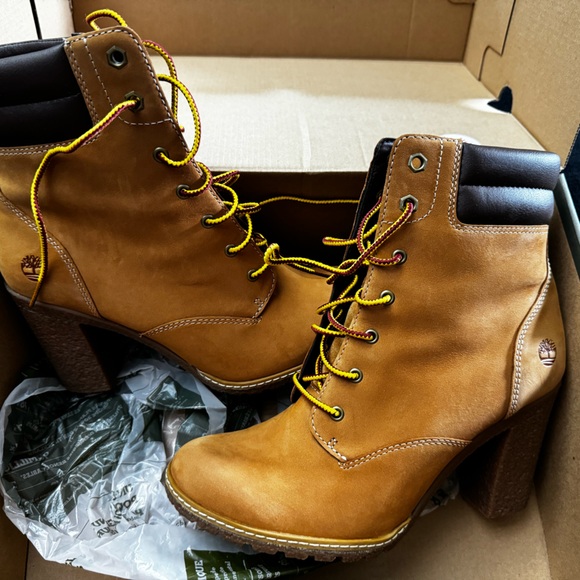 TIMBERLAND TILLSTON 6” wheat nubuck boots size